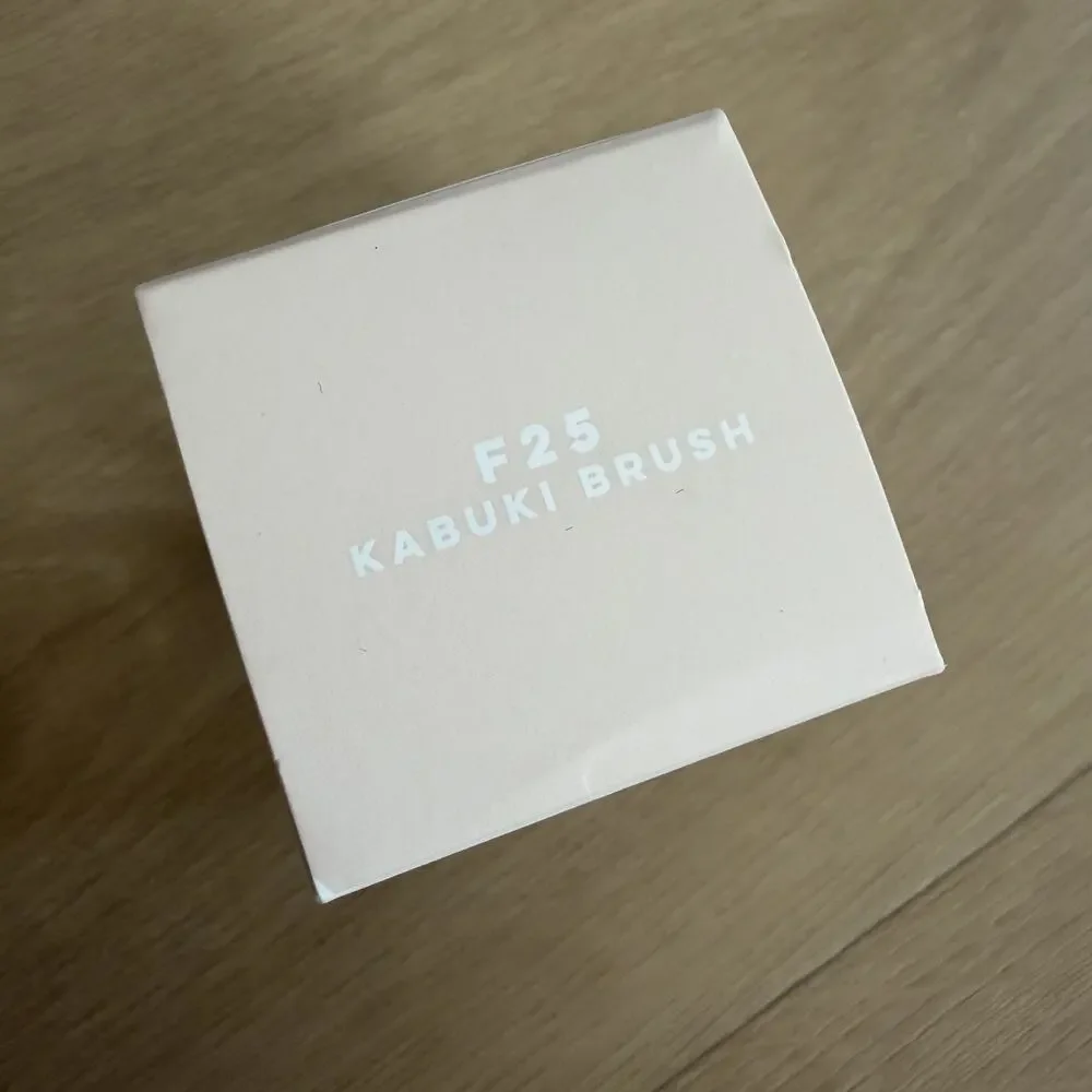 ColourPop No Filter Kabuki Brush F25 Makeup Face Powder Foundation Brush New